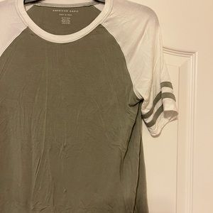 American Eagle T-shirt